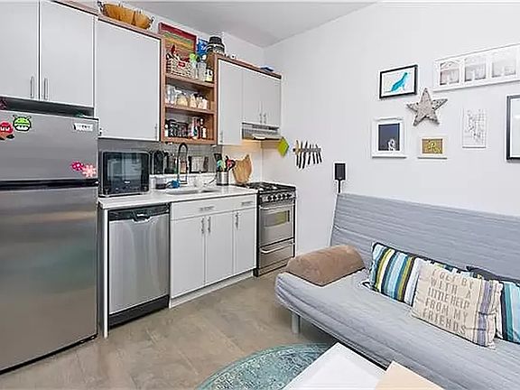 4th image of 646 President St APT 1B