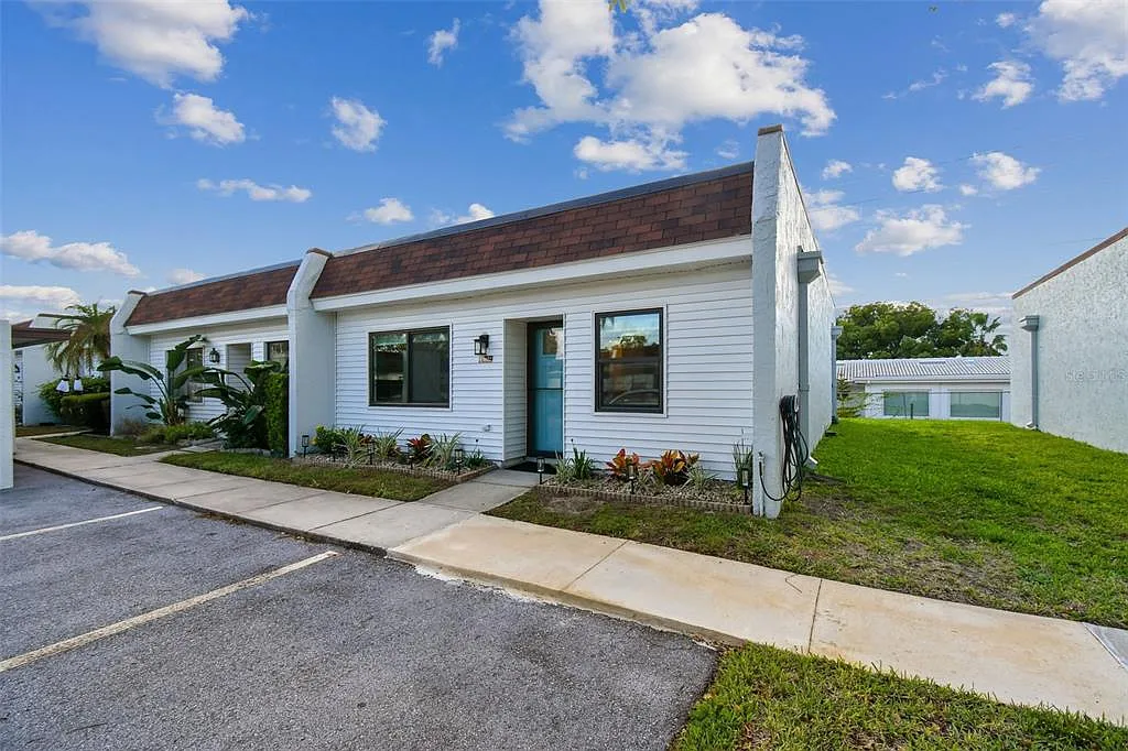 2 bed, 2.0 bath, 865 sqft, $2,600 — Photo 4