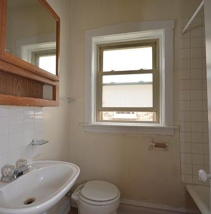 5th image of 1421 W Farwell Ave #B3