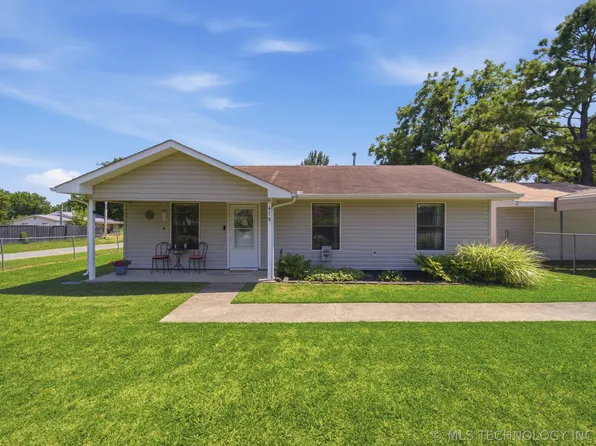 418 E 3rd St, Beggs, OK 74421