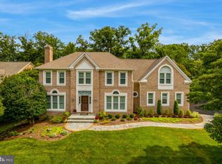 12722 Pond Crest Ln, Herndon, VA 20171
