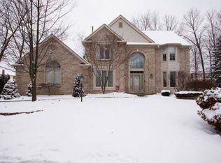 16187 Oakwood Ct #107, Northville, MI 48168