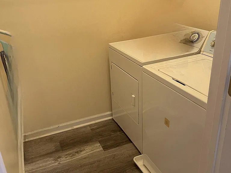 Washer/Dryer available for use