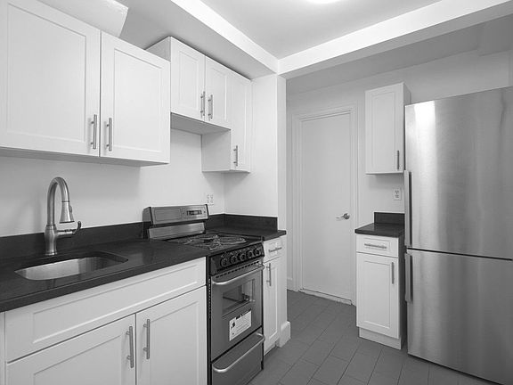 5th image of 307 E 44th St APT 1406