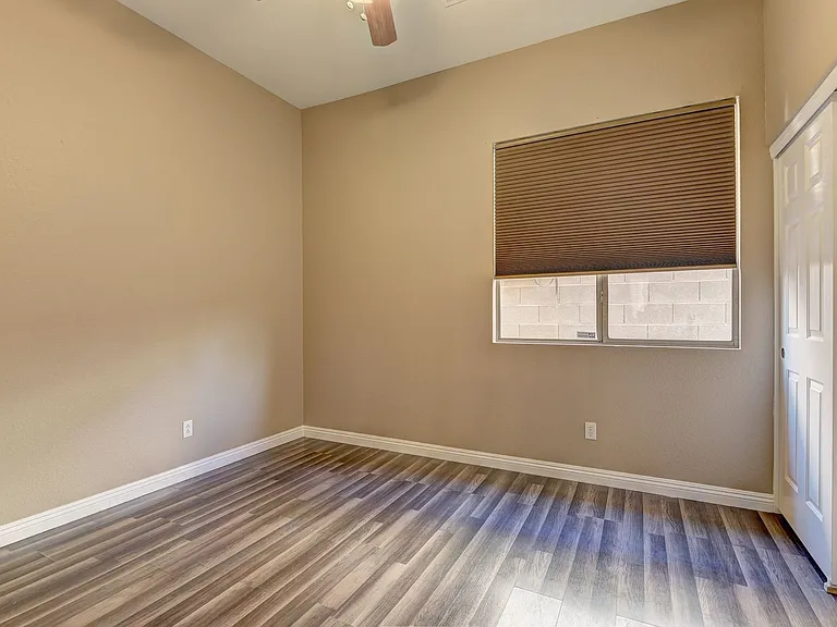 10876 Scamadella St — Photo 15