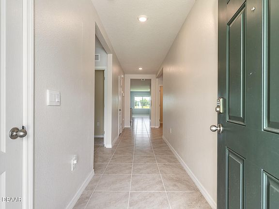 3rd image of 1477 Fountain View St