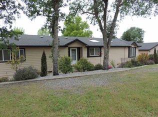 20670 The Oaks Dr, Red Bluff, CA 96080