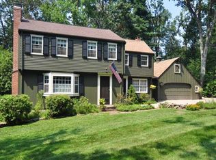 25 Woodcliff Dr, Granby, CT 06035
