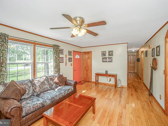 5th image of 1117 Amherst Ave