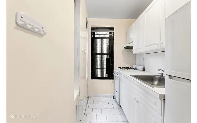 Rented by Douglas Elliman | media 6