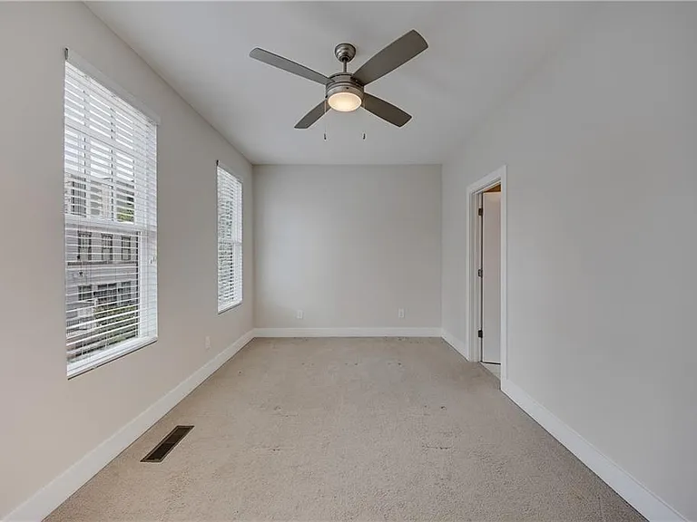 733 Taylor Ct NE — Photo 26