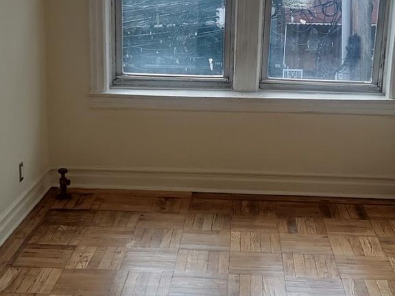 3rd image of 1054 Manor Ave APT 2