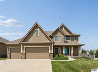 8416 S 104th St, La Vista, NE 68128
