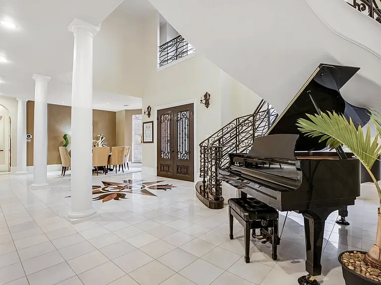 4616 Windsor Ridge Dr — Photo 5