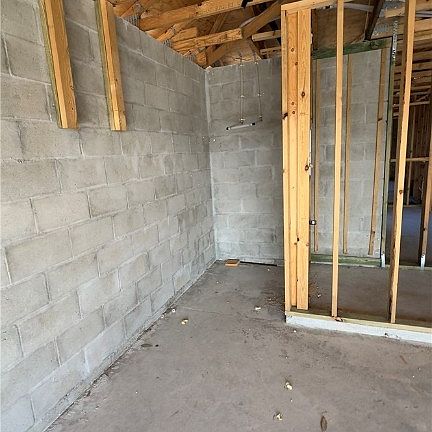 3rd image of 3923 NW 38th Ln