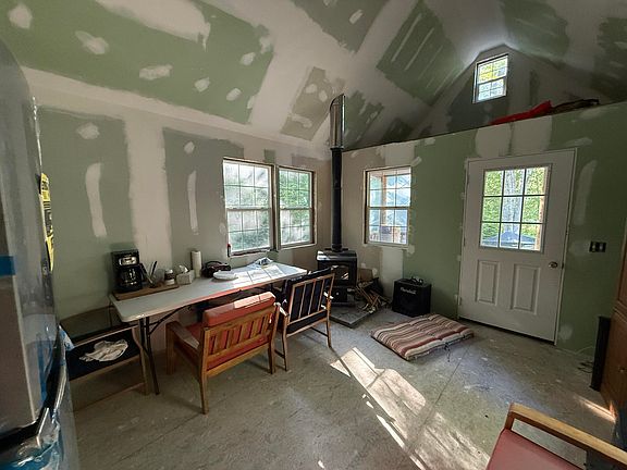 5th image of 143 Settlers Drive