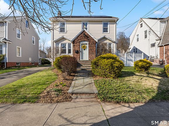 2nd image of 104 Sound View Terrace