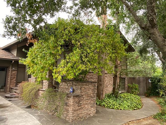 3rd image of 11248 Catalina Ct