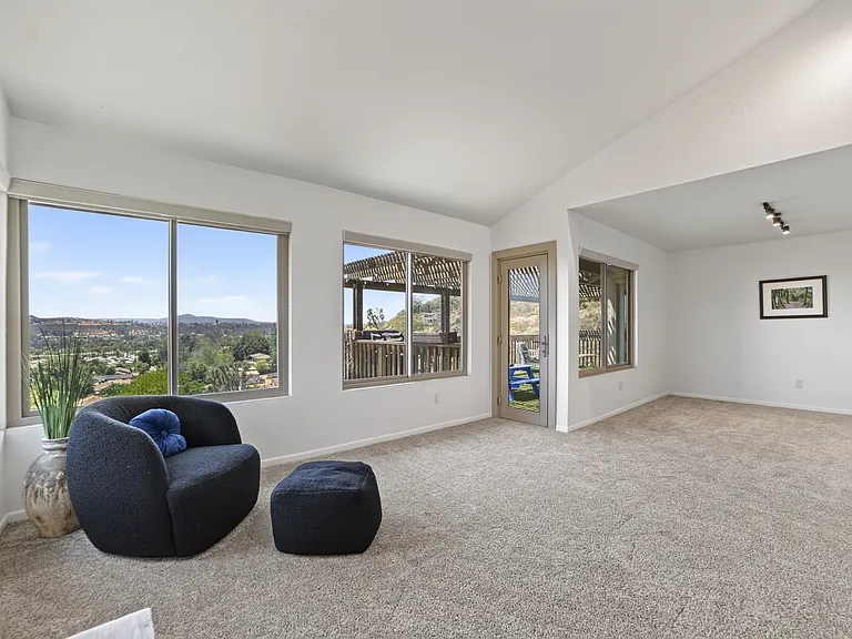 14058 Tierra Bonita Rd — Photo 3