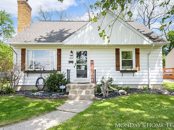 3rd image of 813 Everglade Dr SE