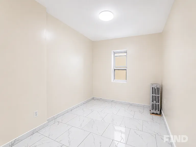 418 Grand St #1R — Photo 4