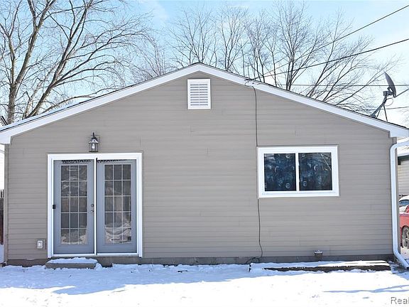 3rd image of 16930 Ziegler St