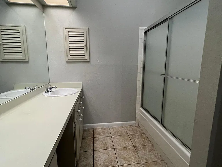311 Hampton Ct — Photo 19