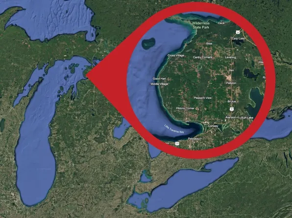 3440 Vorce Rd, Harbor Springs, MI 49740