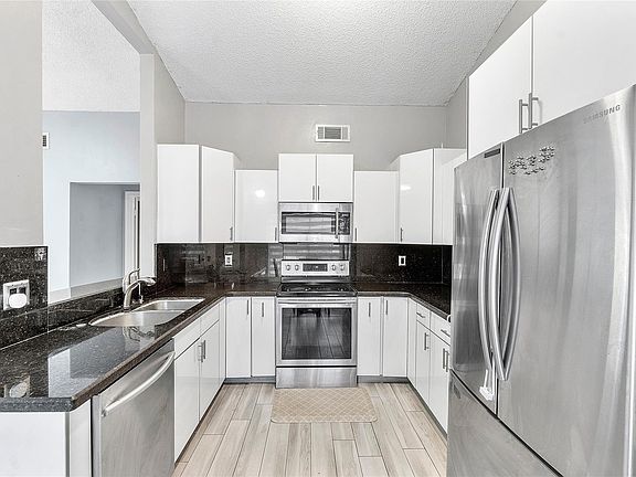 4th image of 1410 SW 85th Terrace