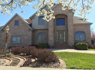 9919 Sequoia Ln, Munster, IN 46321