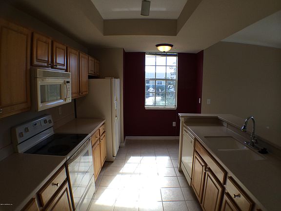 4th image of 10075 Gate Parkway N #1507