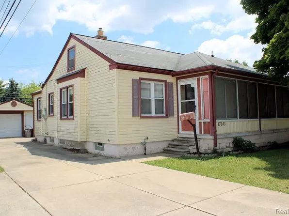 17033 Quarry St, Riverview, MI 48193