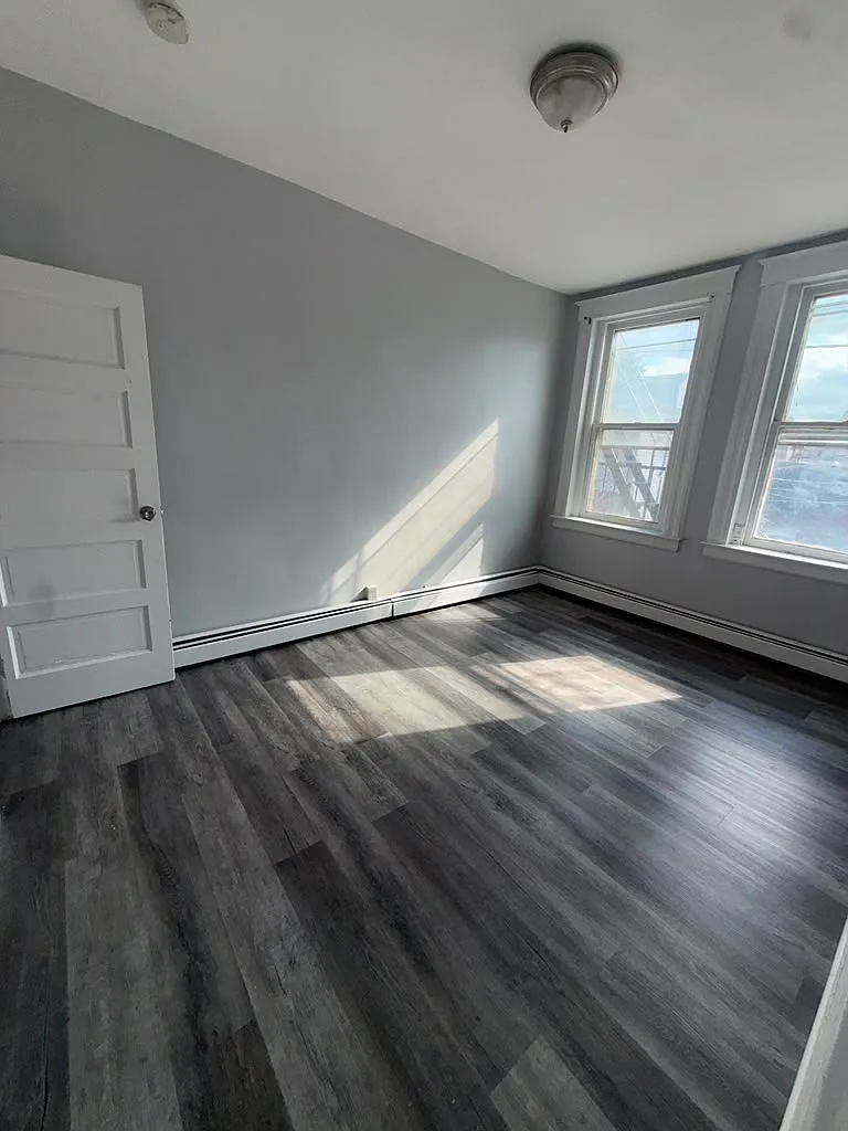 3 bed, $1,850 — Photo 3