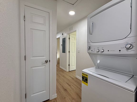 5th image of 7 E Jackson St Unit 1