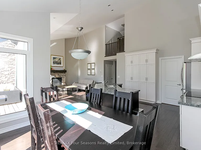 12 Robbie Way — Photo 32