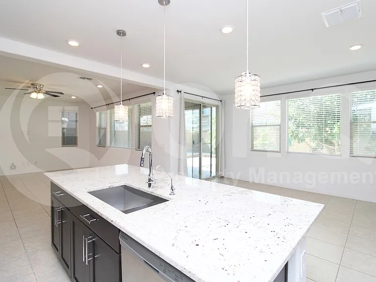 1130 E Armstrong Way — Photo 6