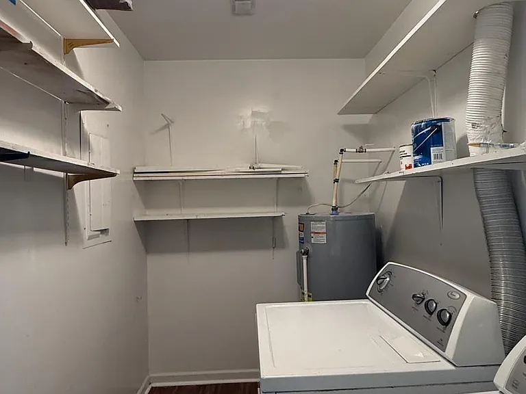 282 Albert Ct — Photo 7