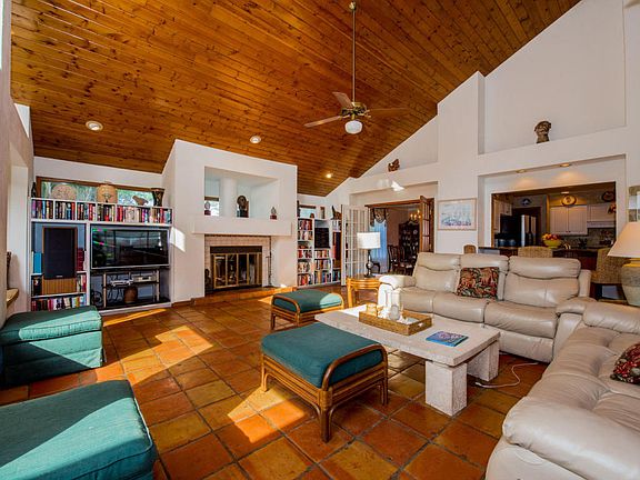 3rd image of 312 River Bluff Dr