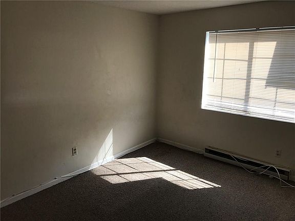 2nd image of 300 Smithfield Ave