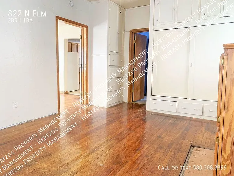 822 N Elm St — Photo 11