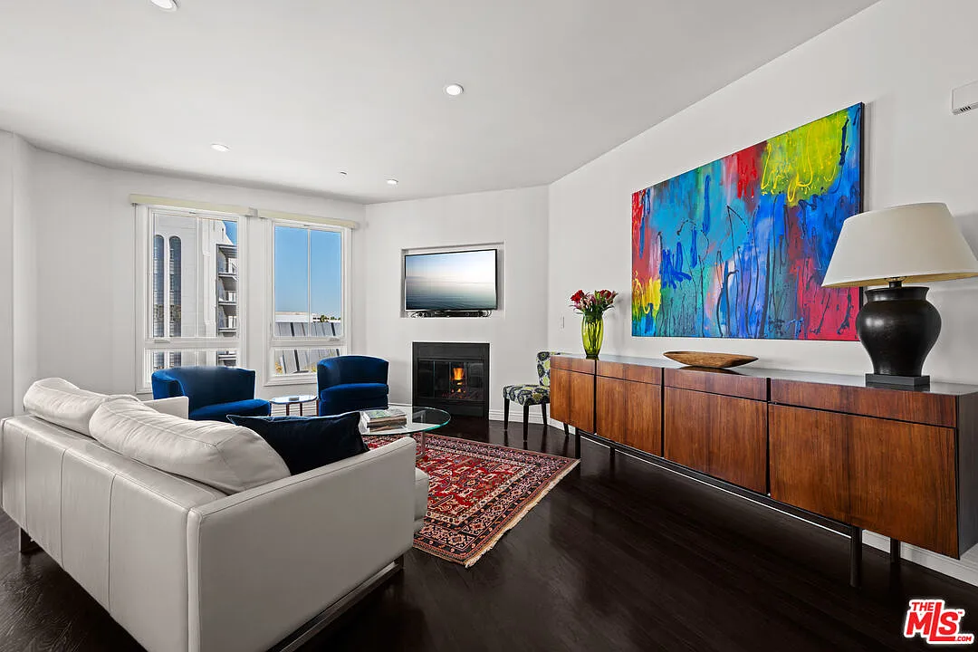 2 bed, 2.5 bath, 1560 sqft, $6,500 — Photo 2