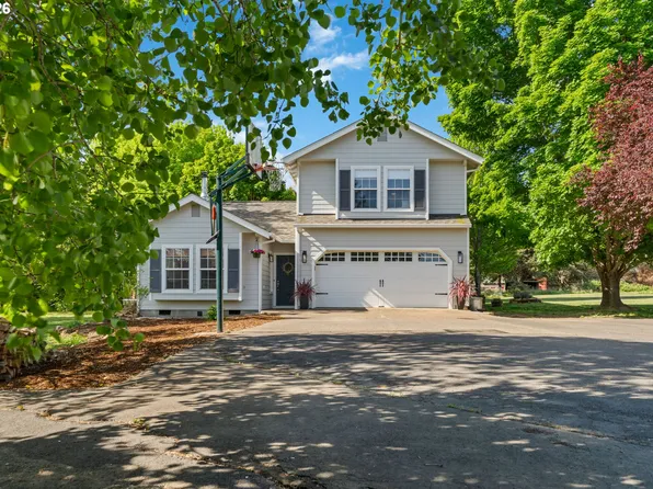 1051 Cannon Dr, Hood River, OR 97031