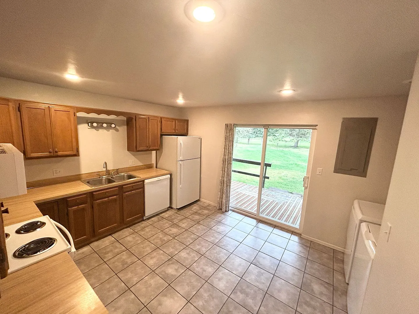 640 West Valley Drive (HC) — Photo 4