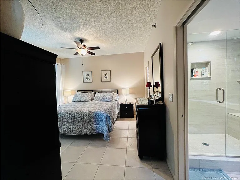 221 NE Plantation Rd #215 — Photo 26