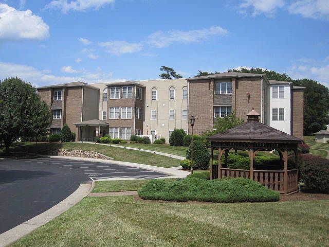 1st image of 4845 Glen Ivy Ln SW Unit 102