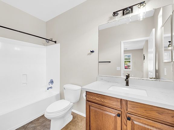 4th image of 9207 N 182nd Ln