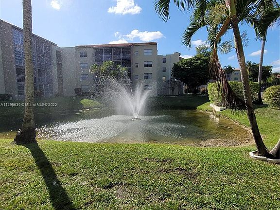 3rd image of 1830 N Lauderdale Ave APT 4414