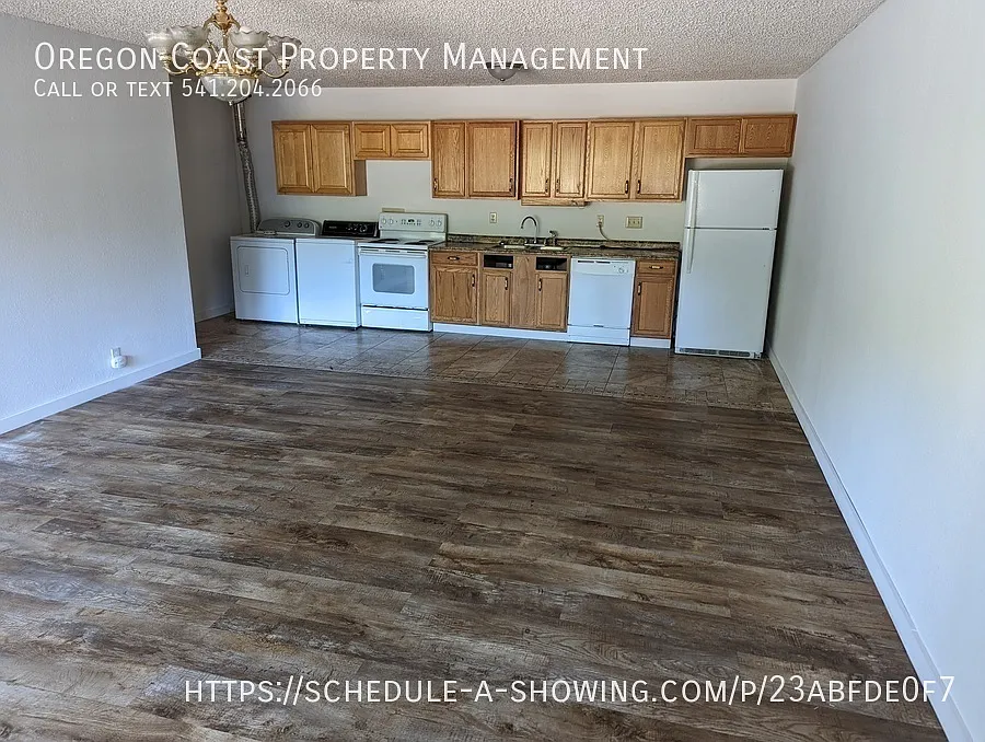 Building Photo - 354 SE 35th St #354A