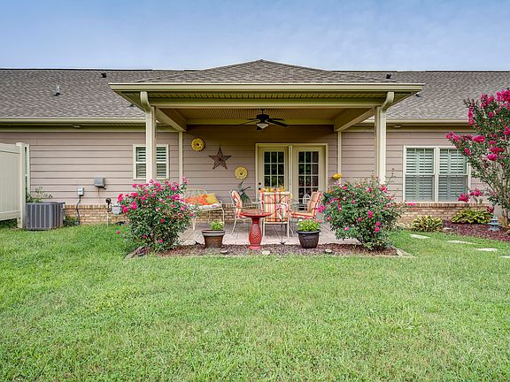 3rd image of 380 Coldwater Dr #380