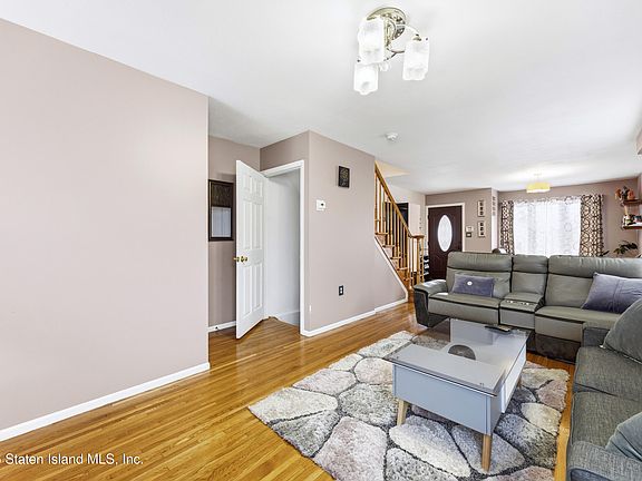 5th image of 69 Cedarview Ave